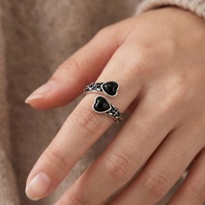 black agate heart shaped ring3