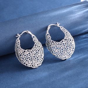 curved surface hollow earrings4