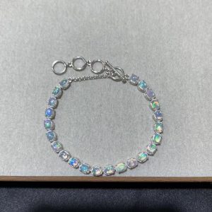 fashionable and elegant natural opal bracelet1