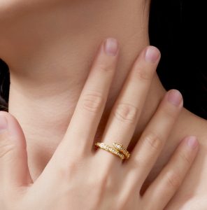 morgan snake shaped diamond fashion ring4