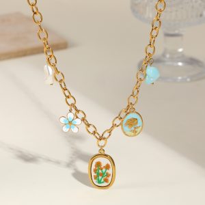 oval shaped embroidered flower pearl multi bead pendant1