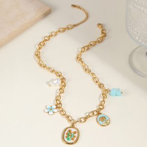 oval shaped embroidered flower pearl multi bead pendant2
