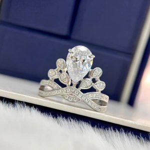 waterdrop shaped crown heron feather ring1