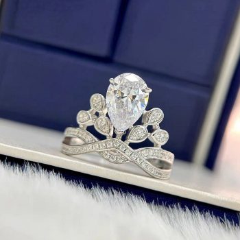 waterdrop shaped crown heron feather ring1