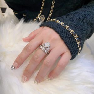 waterdrop shaped crown heron feather ring3