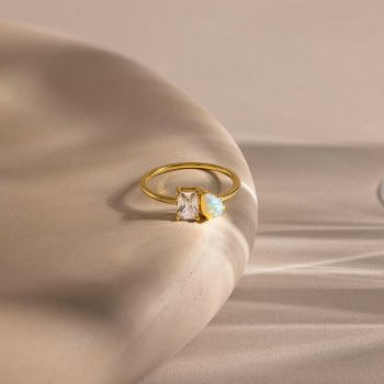 white zircon waterdrop aubergine ring2